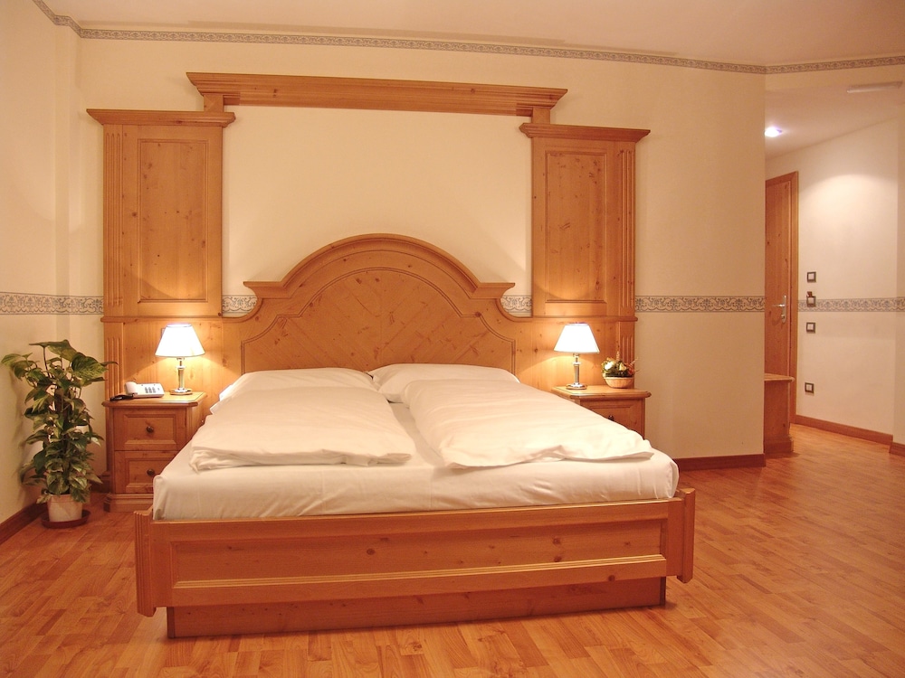 Park Hotel 12/53