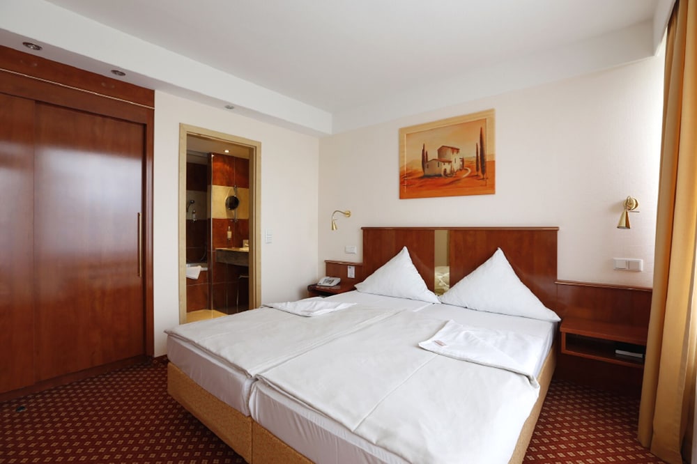 Caravelle Hotel im Park 14/55