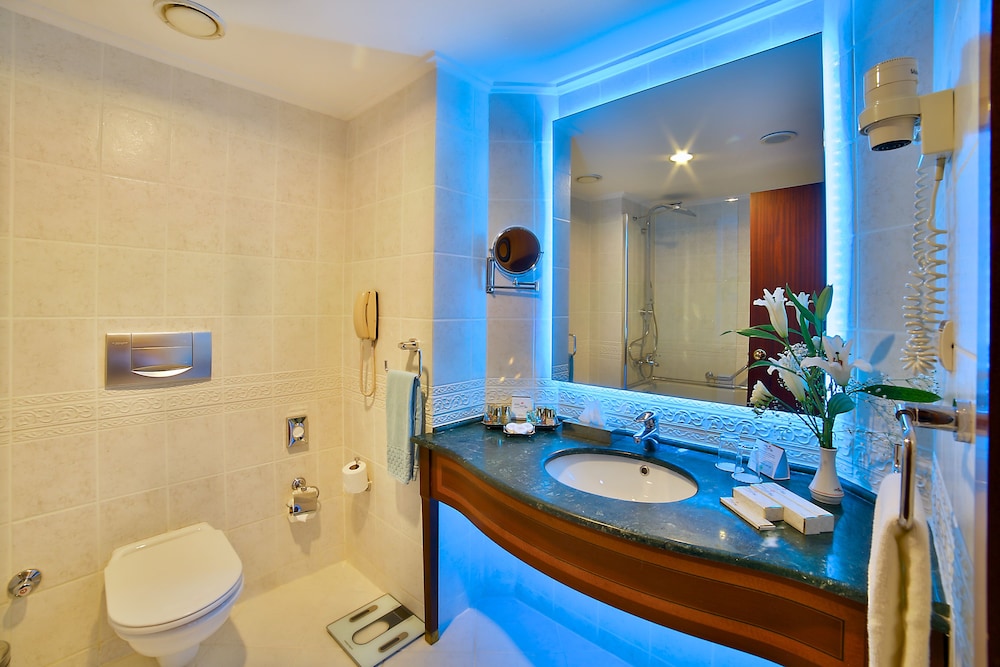 Grand Cevahir Hotel and Convention Center 50/50