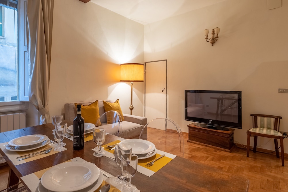 The Painter's House In Santa Croce 24/40