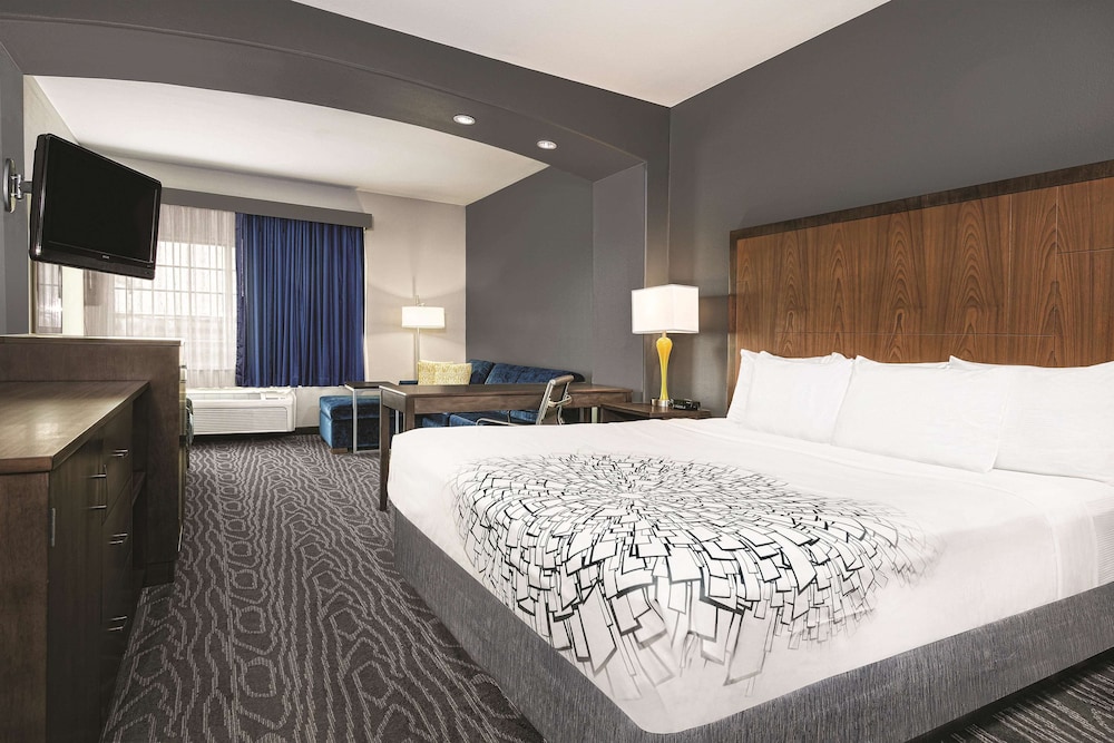 Deluxe, King Bed