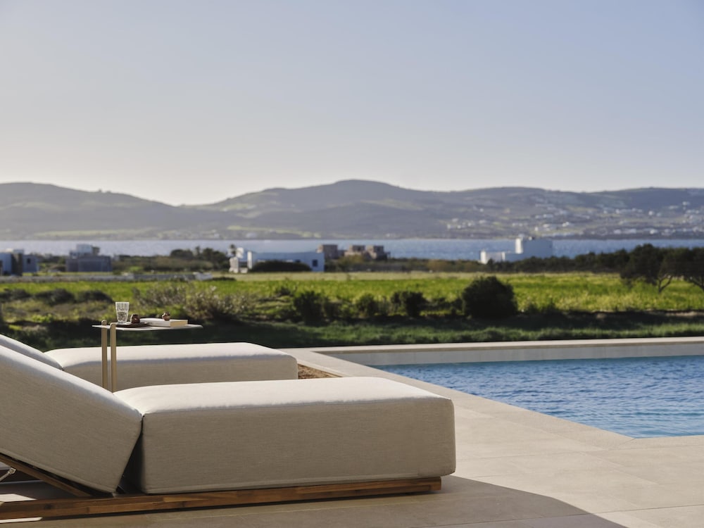 Parian Chronicle Hotel Paros 43/50
