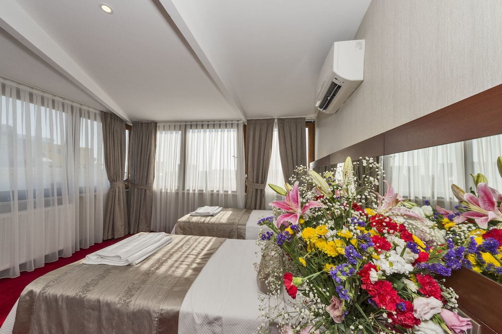 Eskar Hotel 65/78