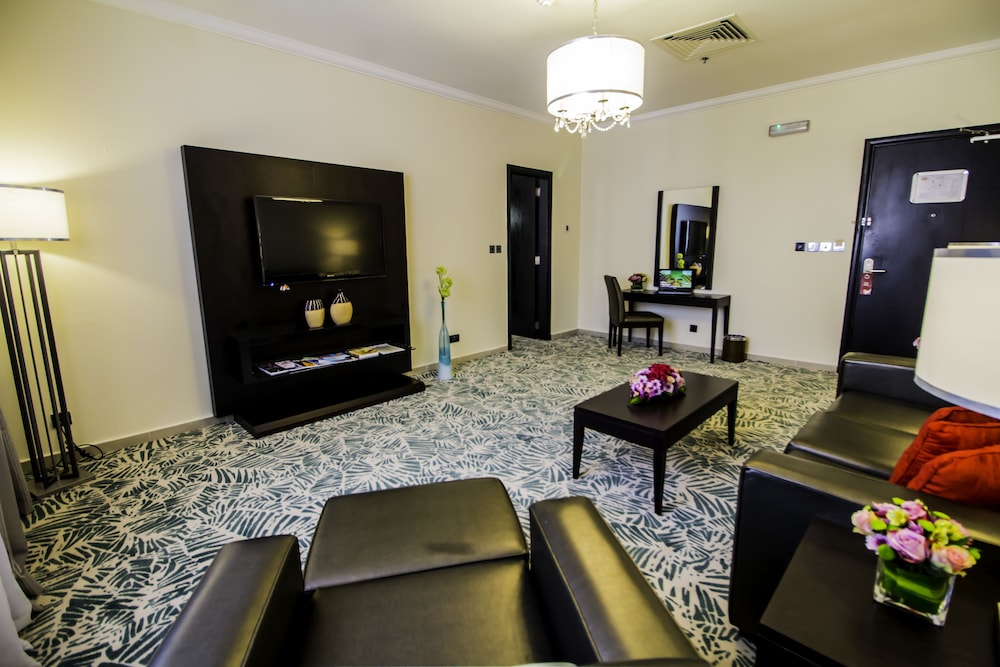 The Royal Riviera Hotel Doha 35/50