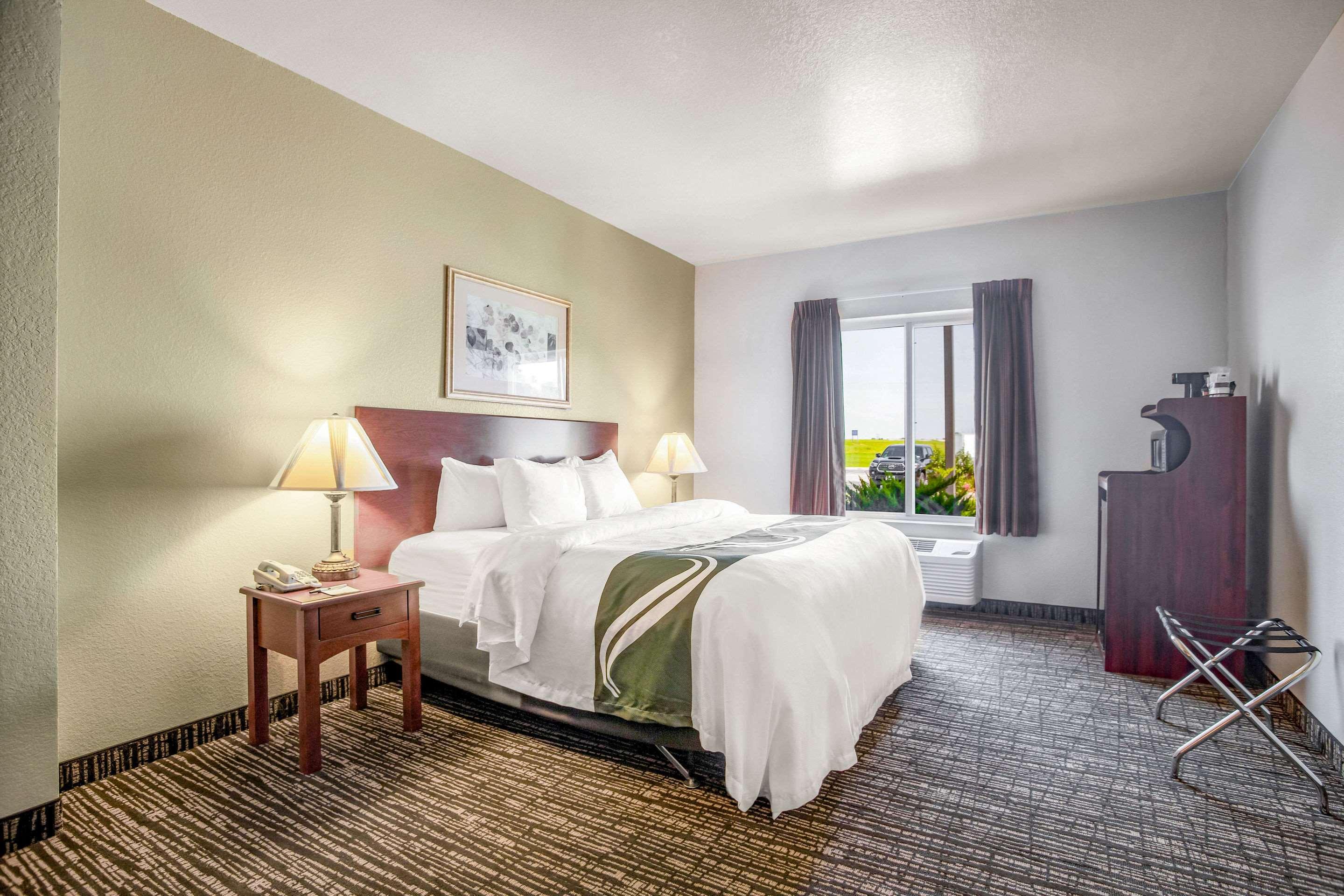 Suite, King Bed, Accessible
