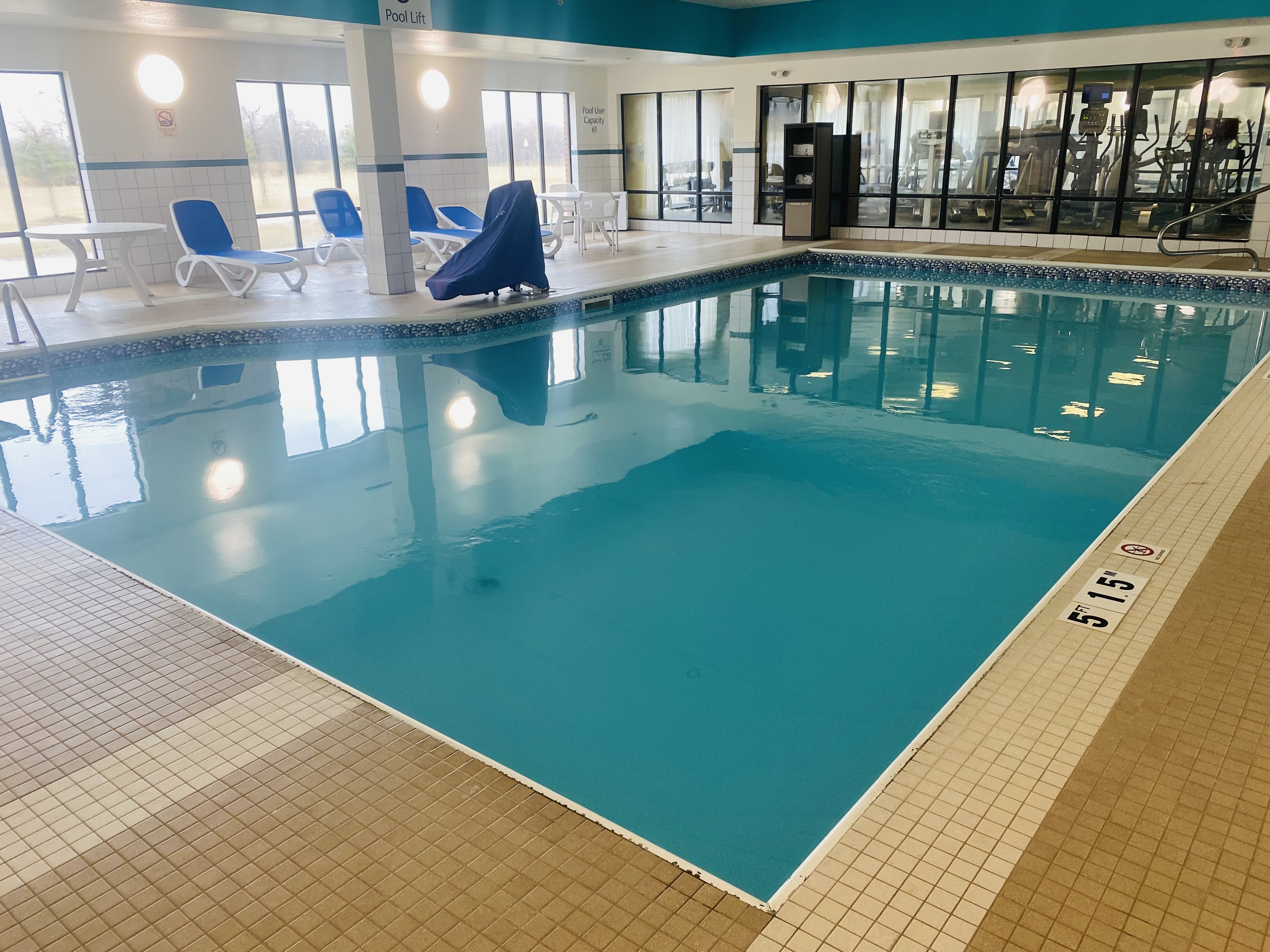 Holiday Inn Express Hotel And Suites Detroit North Troy 33/63