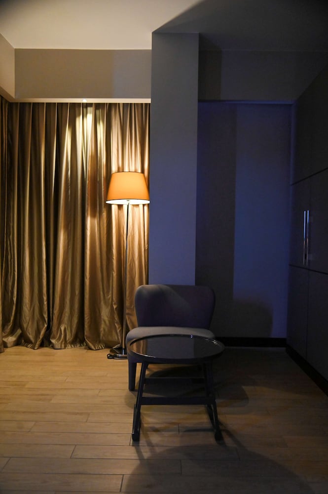 RADISSON BLU HOTEL, ABIDJAN AIRPORT 31/74