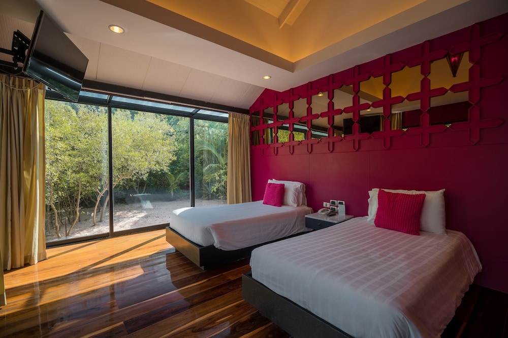 Way Hotel 30/73