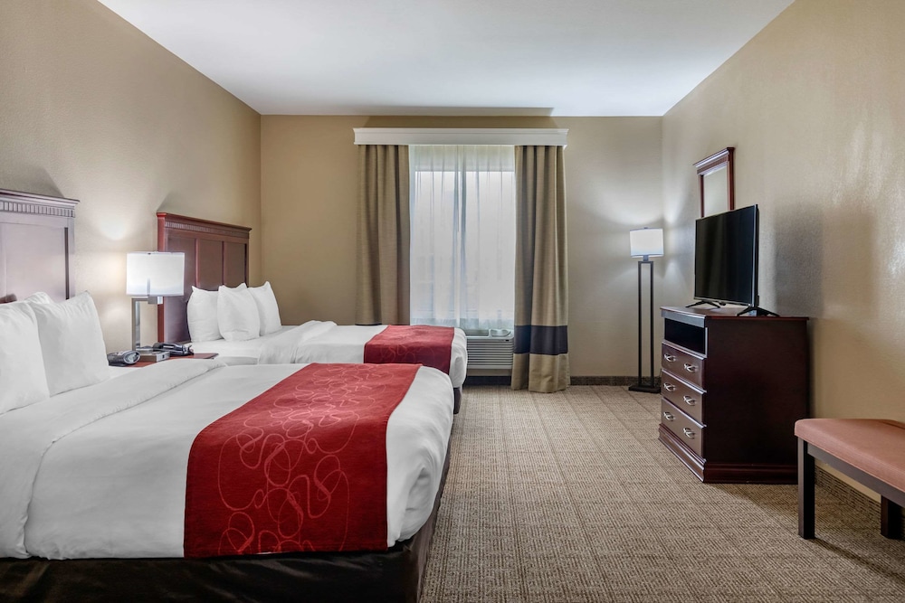 Comfort Suites Ennis TX 22/43