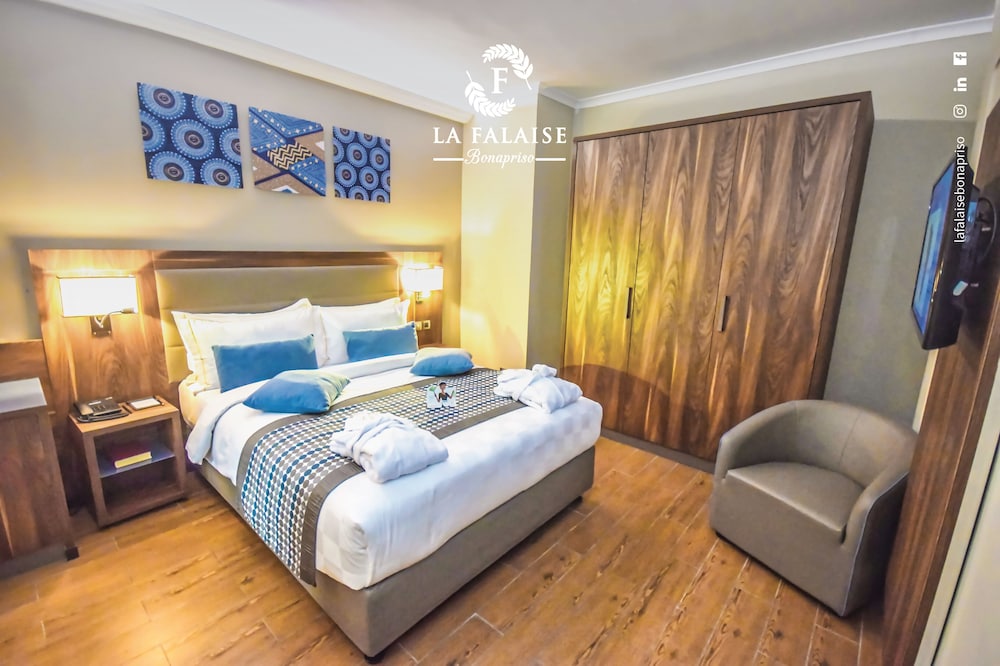 2 BEDROOMS, EXECUTIVE, APARTMENT
