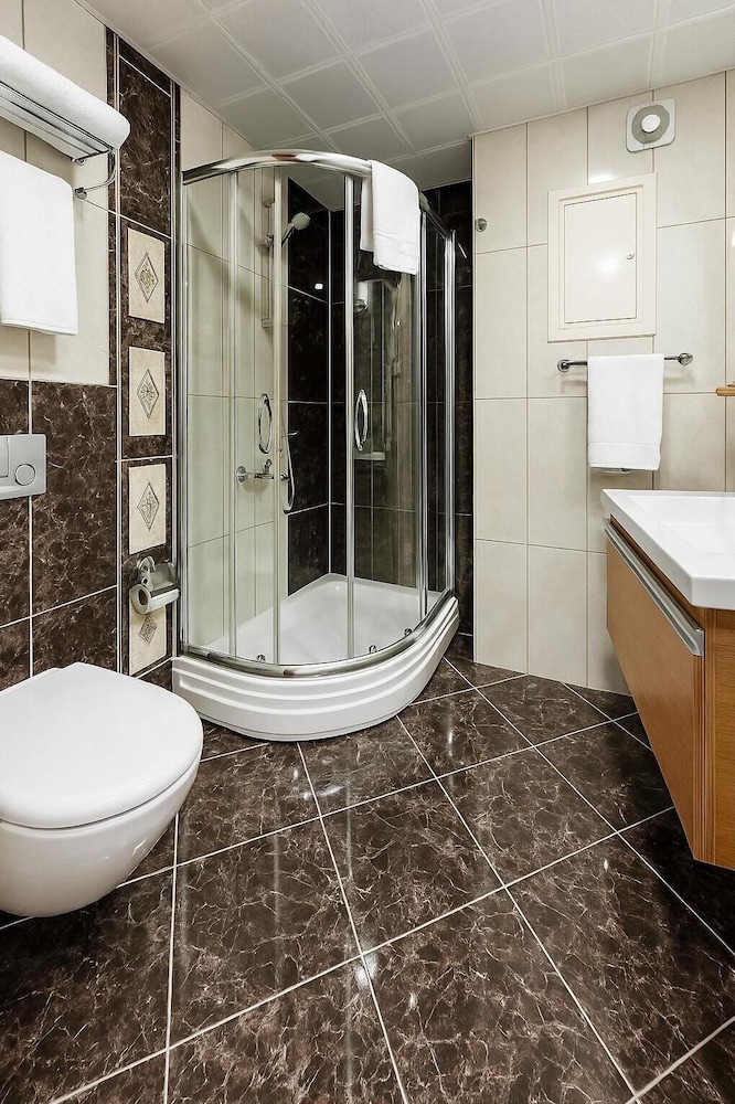 Grand Hotel Avcilar 49/50