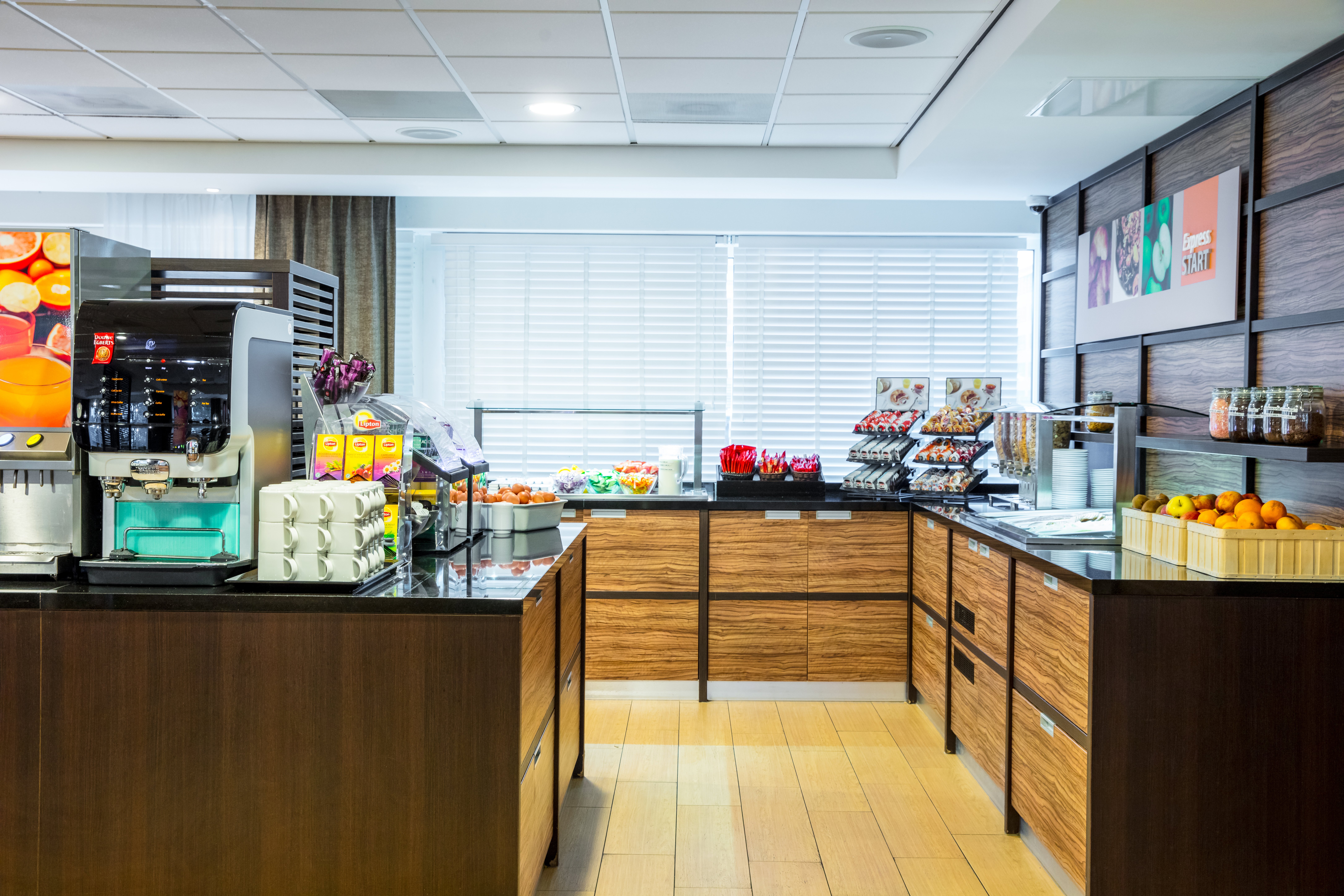 Holiday Inn Express Amsterdam Sloterdijk Station 6/27