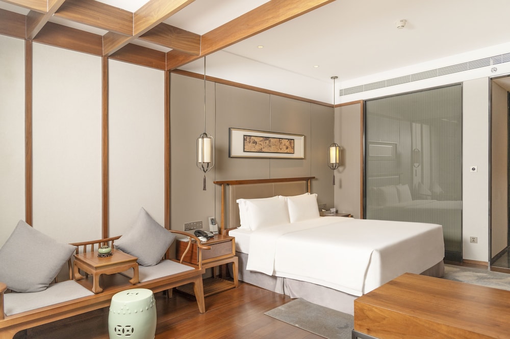 Grand Skylight International Pingshan 13/34