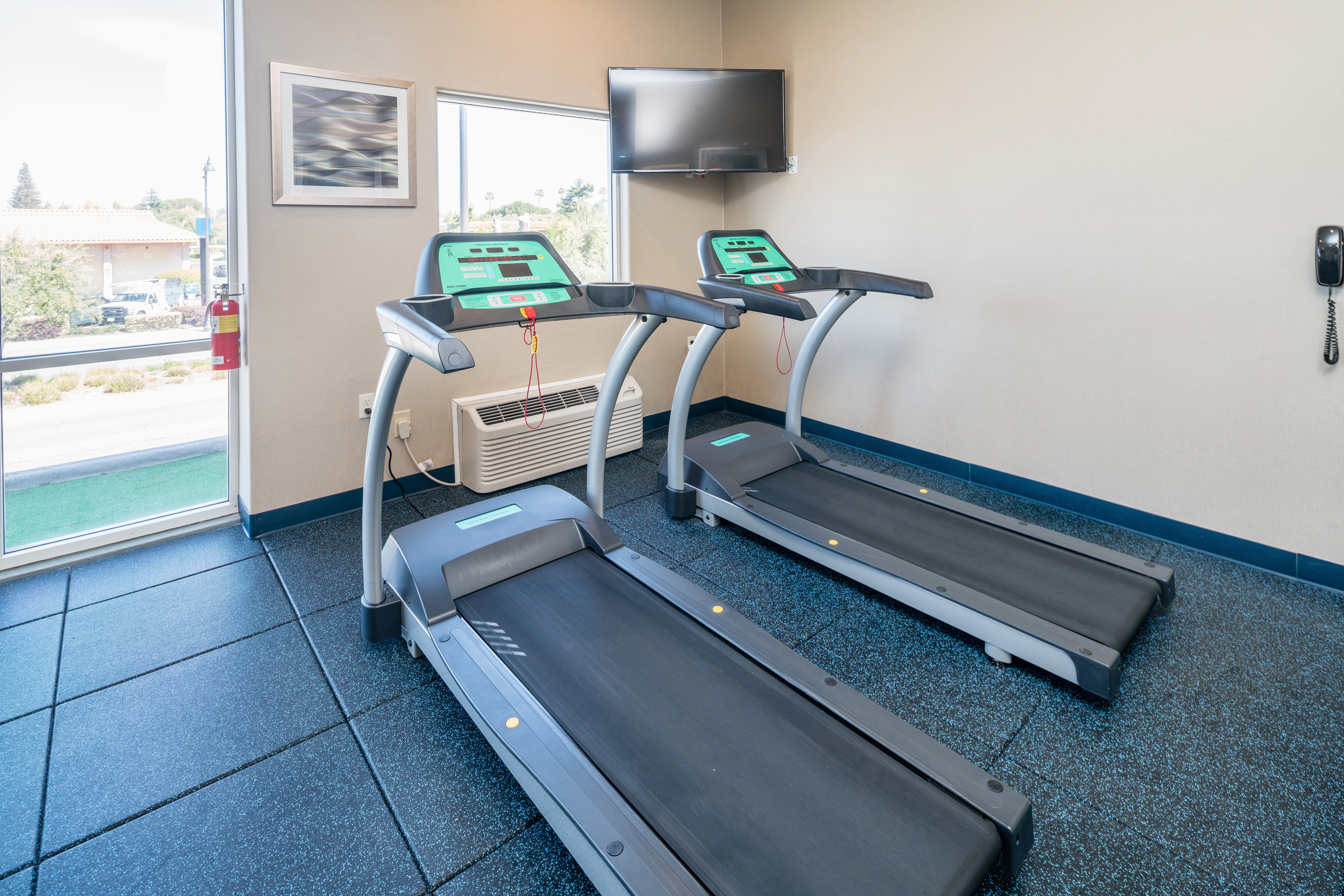 Holiday Inn Express Hotel Suites Santa Clara 42/58