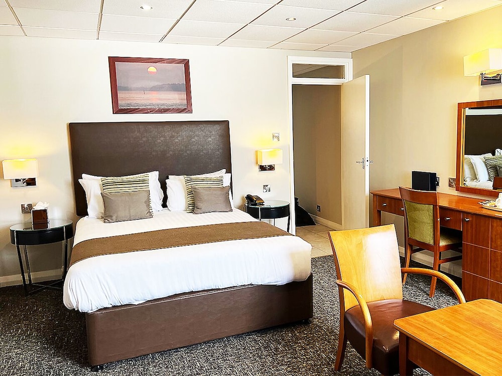 Sandbanks Hotel 11/61