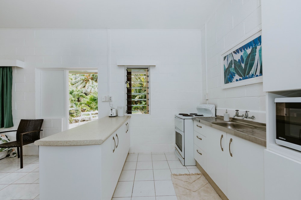 Sunrise Beach Bungalows 13/64