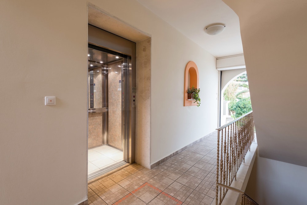 Andreolas Luxury Suites 37/72