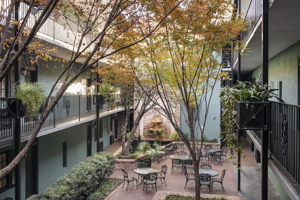 The Indigo Inn 31/32