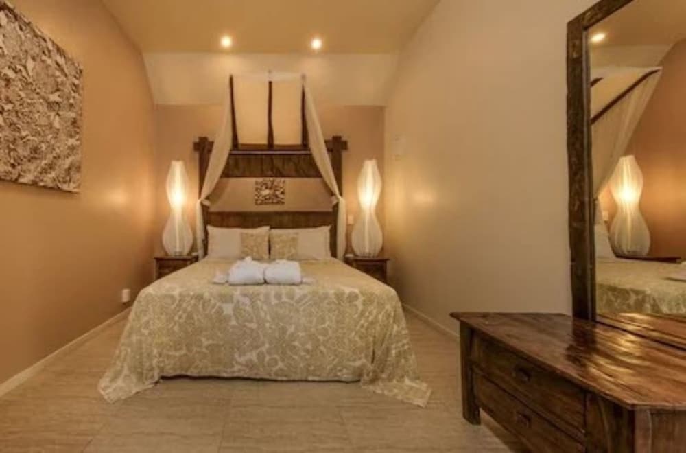 Crown Beach Resort and Spa - Adults Only 19/69
