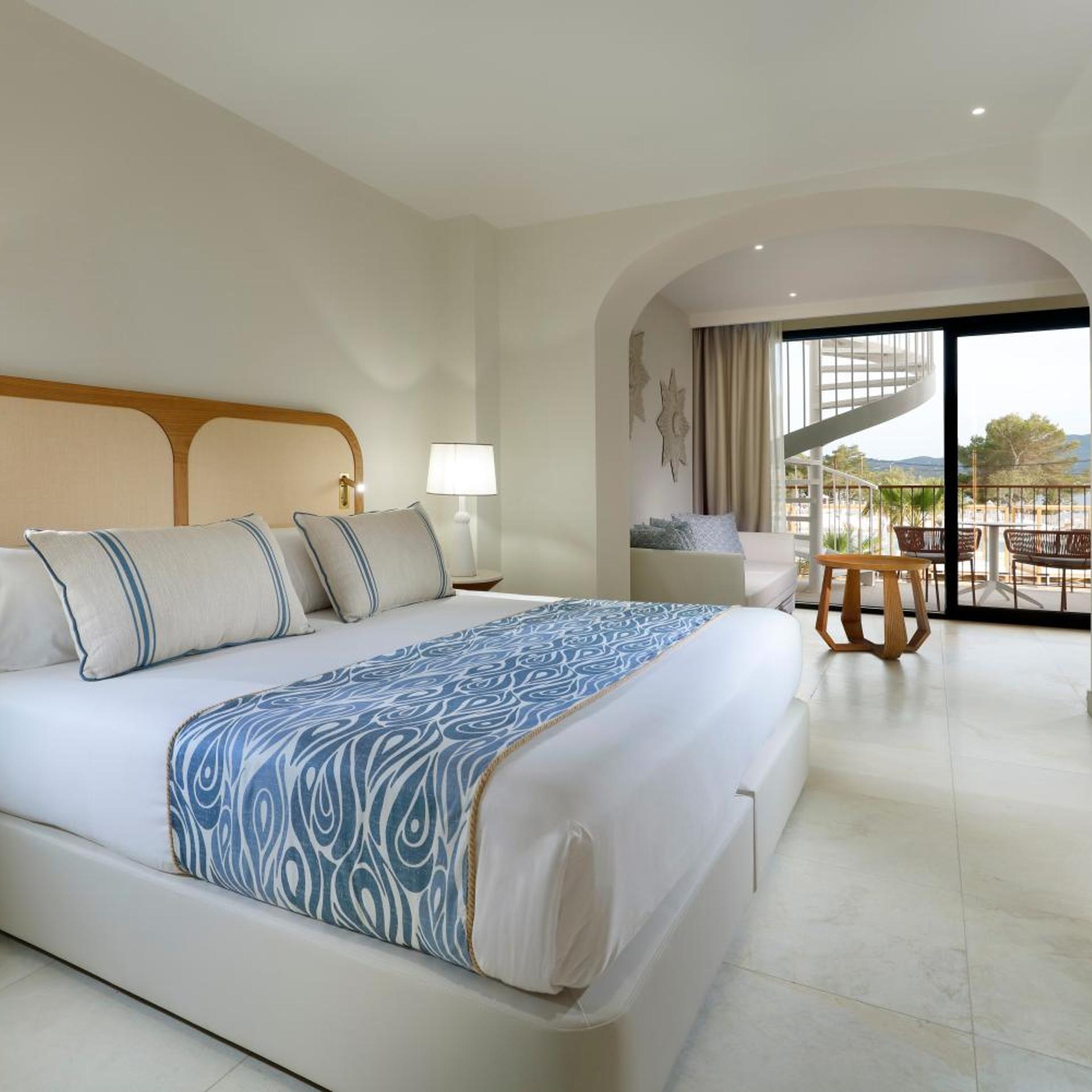 Roof Top, Junior Suite, King Bed, Hot Tub, Terrace, Signature Level