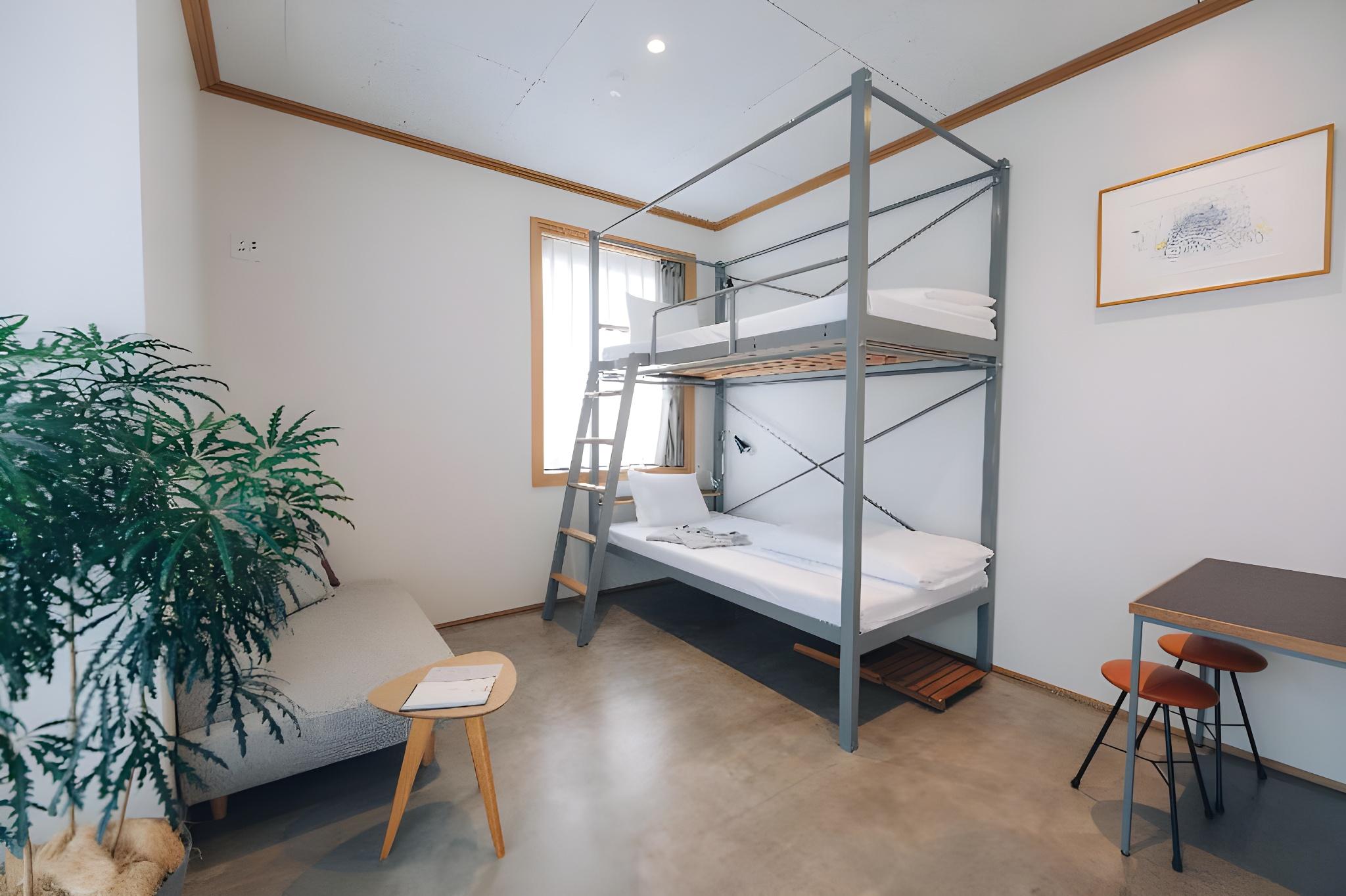 Botanical, Bunk Bed