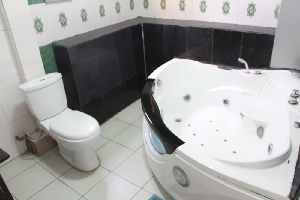 Casalinda Hotel & Gallery Resort 46/49