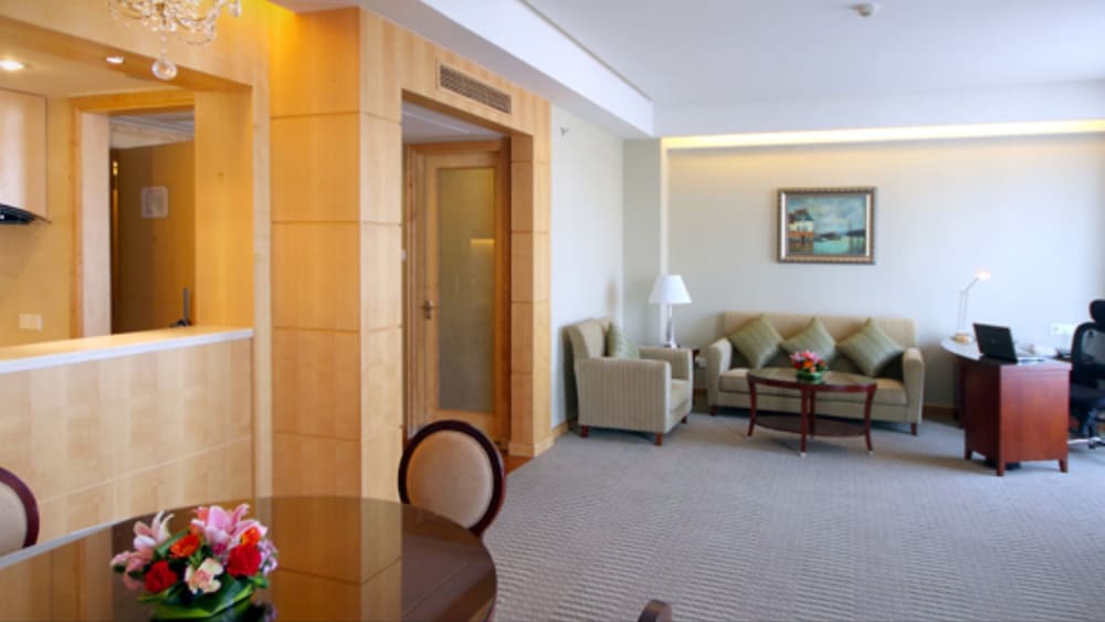 Hotel Paris Pan-Island 6/22