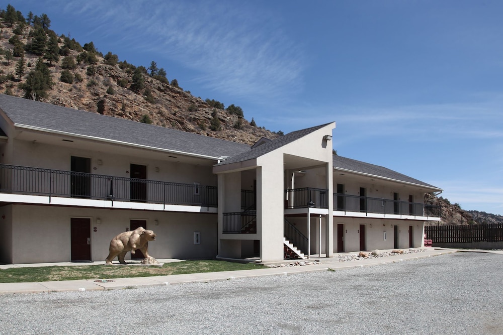 Argo Inn and Suites 8/48