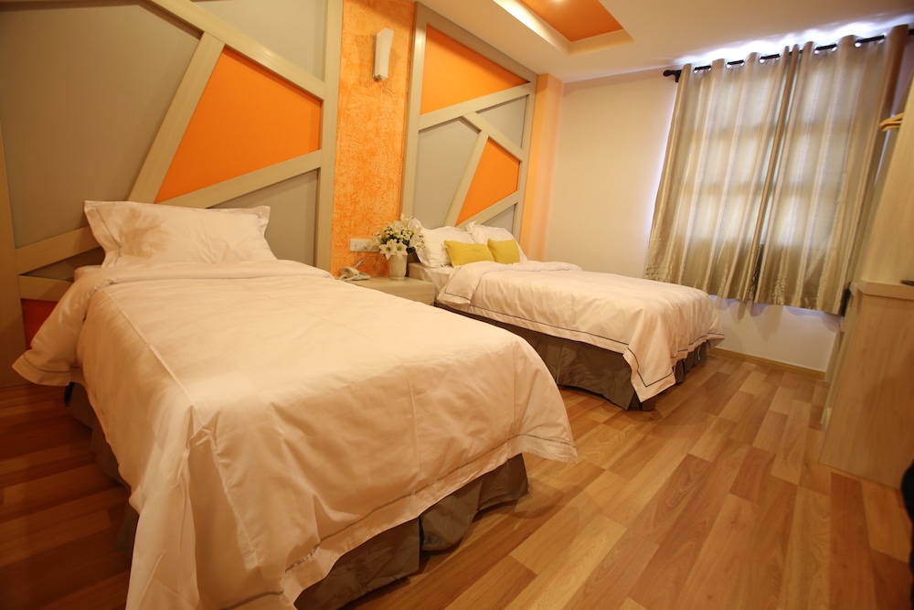 Sunshine Inn Plus 37/50
