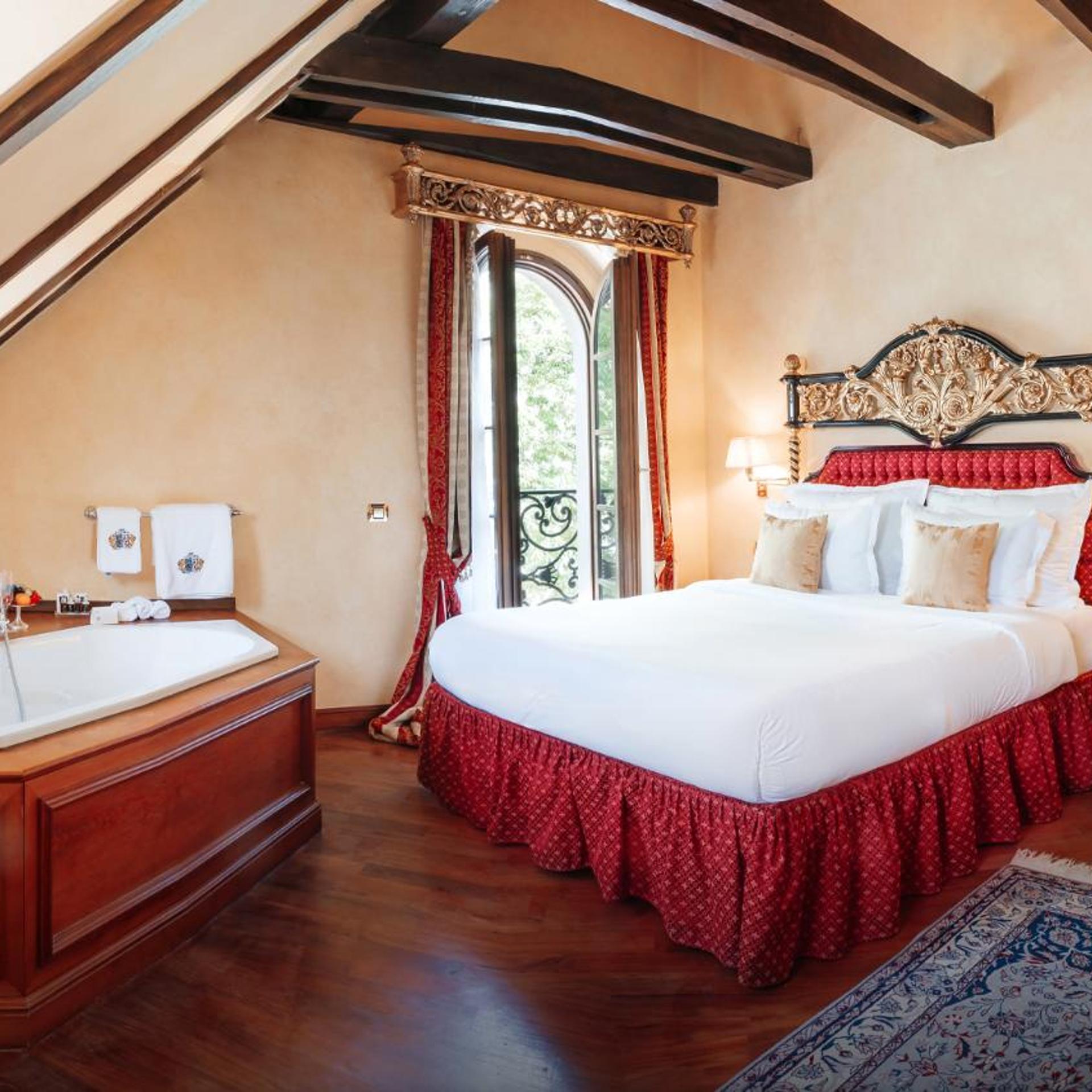 Tower, Suite, King Bed