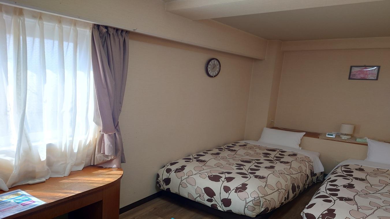 Standard, Twin Beds
