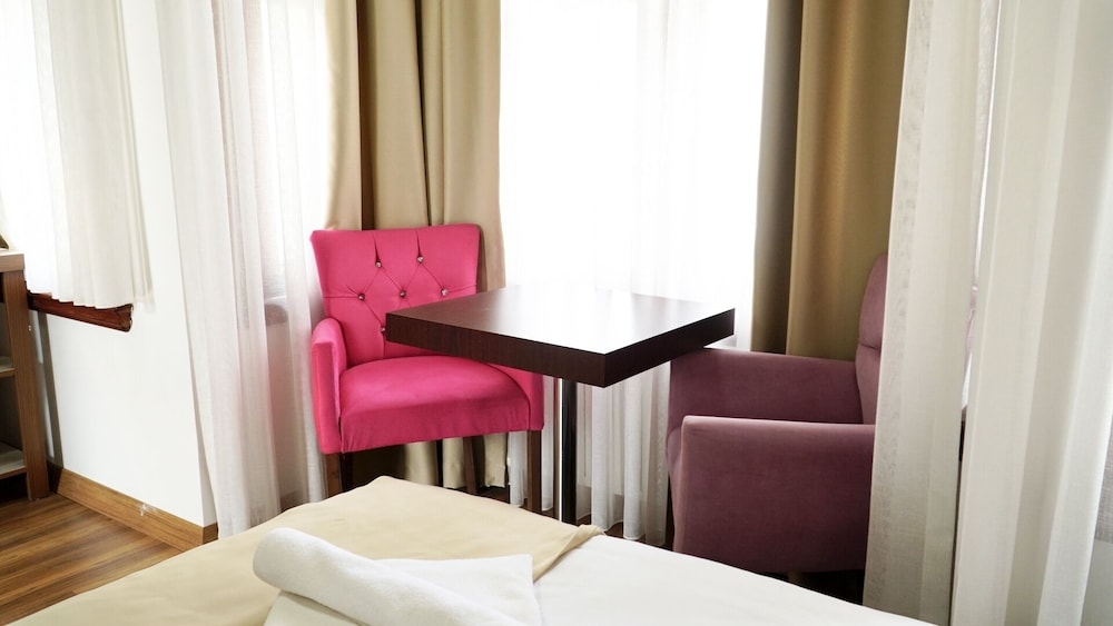 Qonaq Hotel 15/40