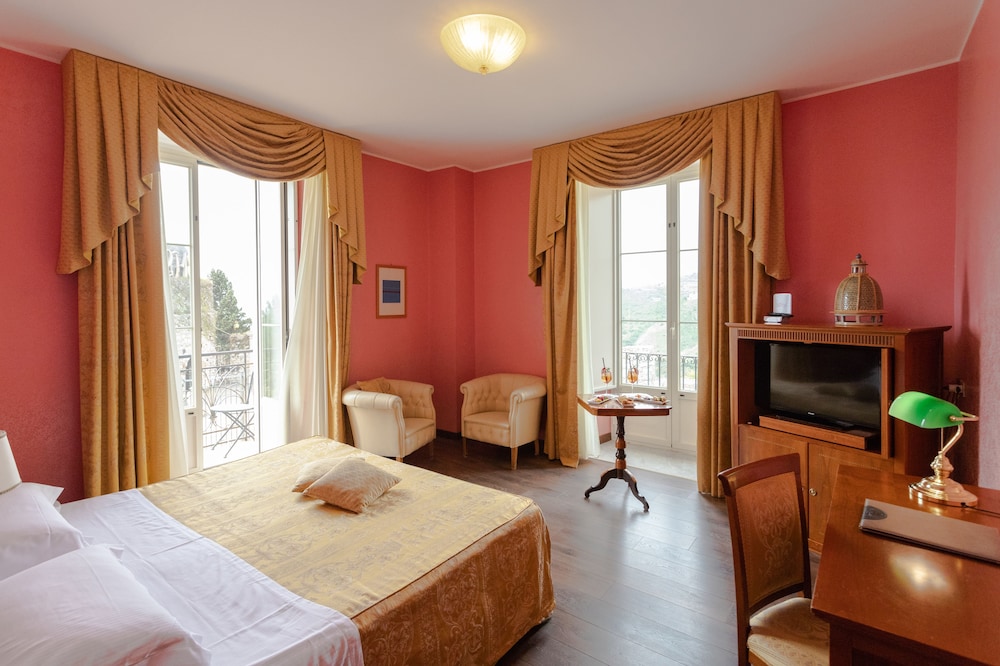 Excelsior Palace Hotel 23/72