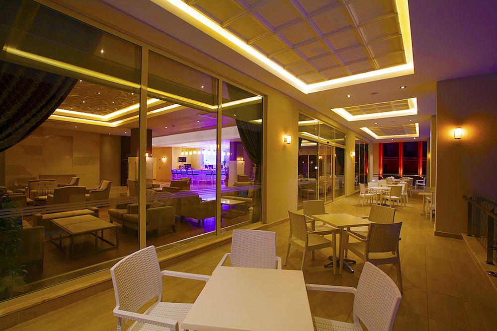 Diamond Elite Hotel and Spa - Adults Only 16 Plus 34/50
