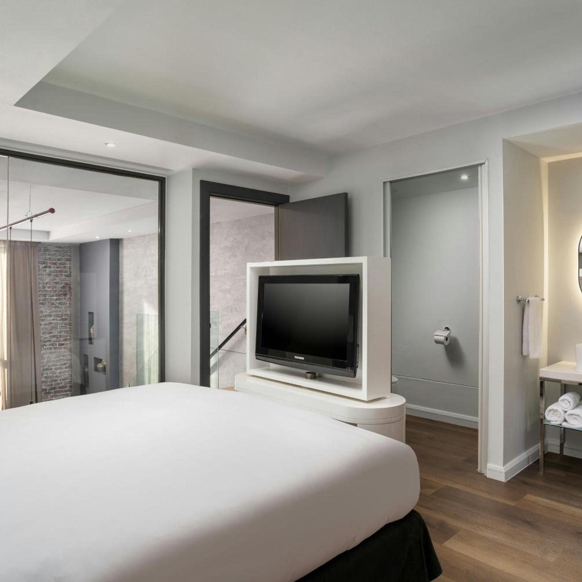 2 Bedrooms, Bi Level, Loft
