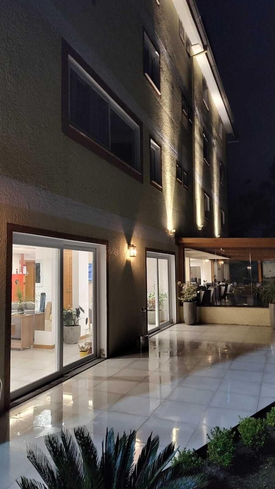 Hotel Golden Hills 4/36