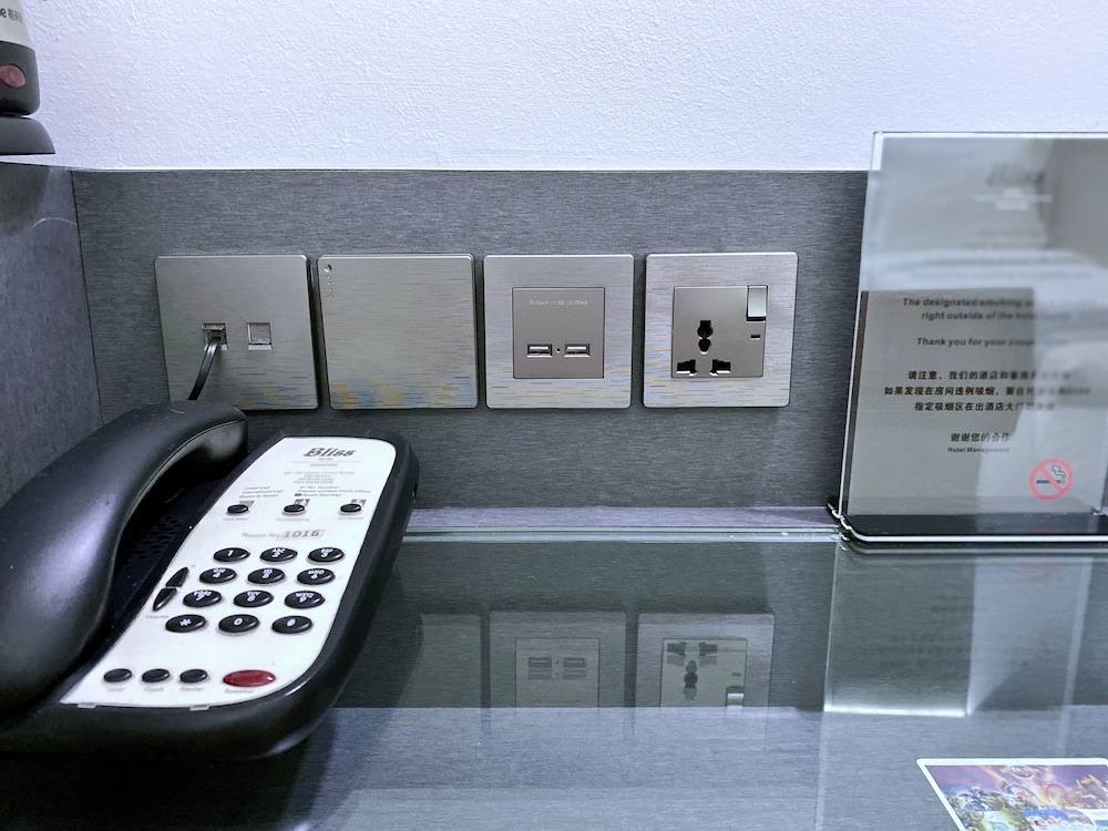 Bliss Hotel Singapore 6/75