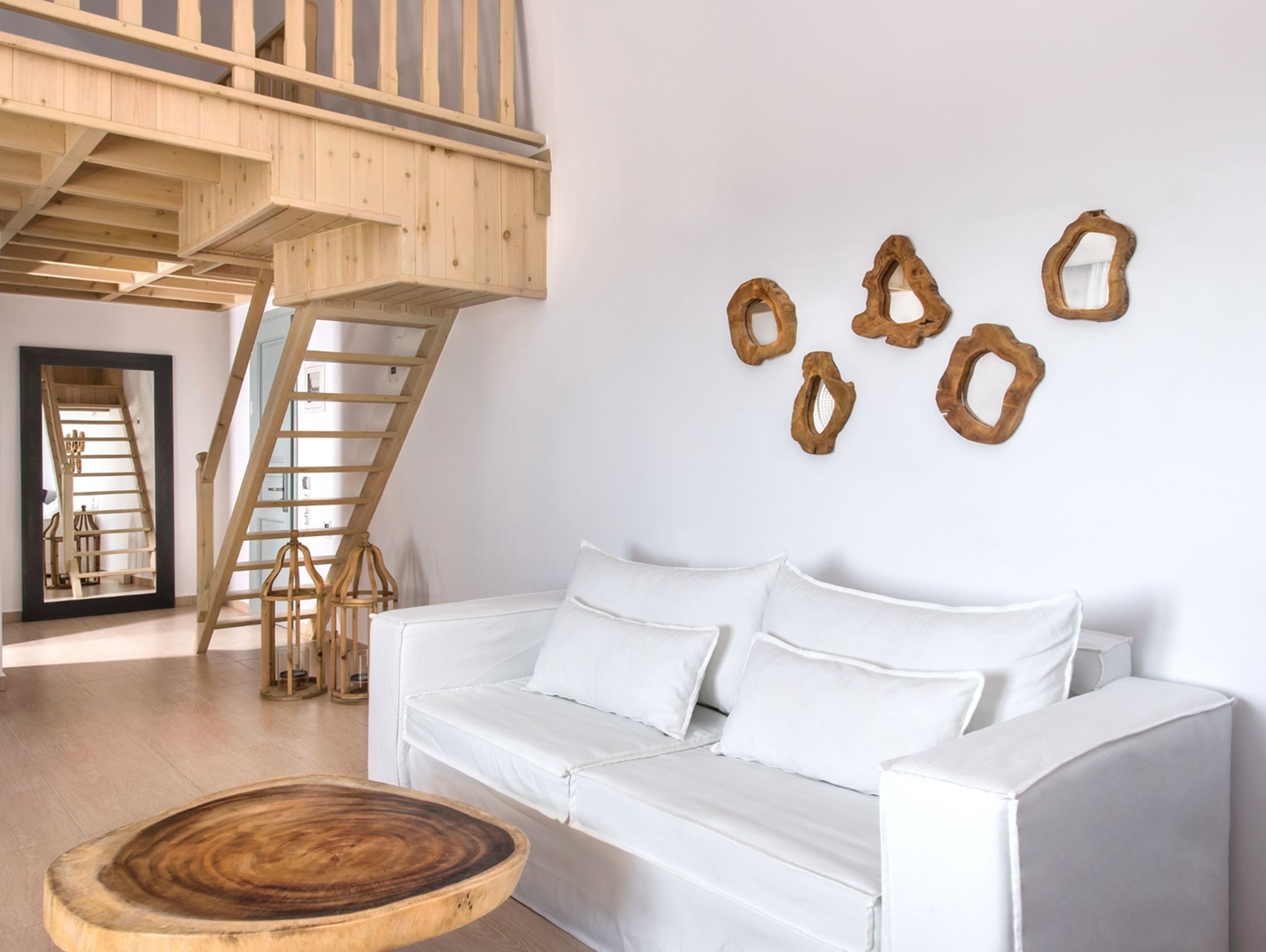 ASTRO, SUITE, PRIVATE POOL
