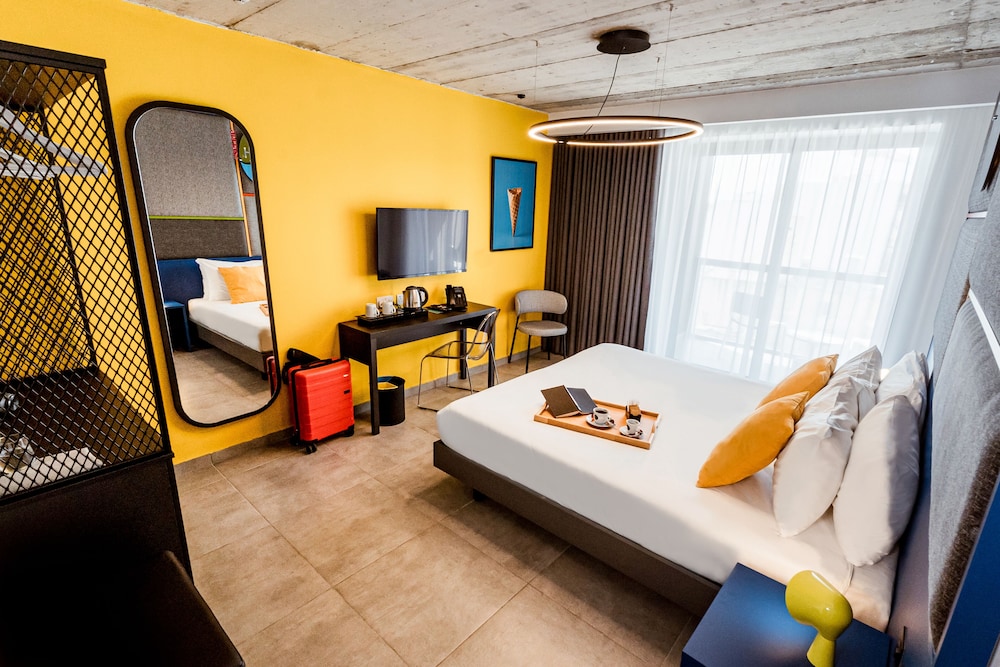 IKYK HOTEL 14/49