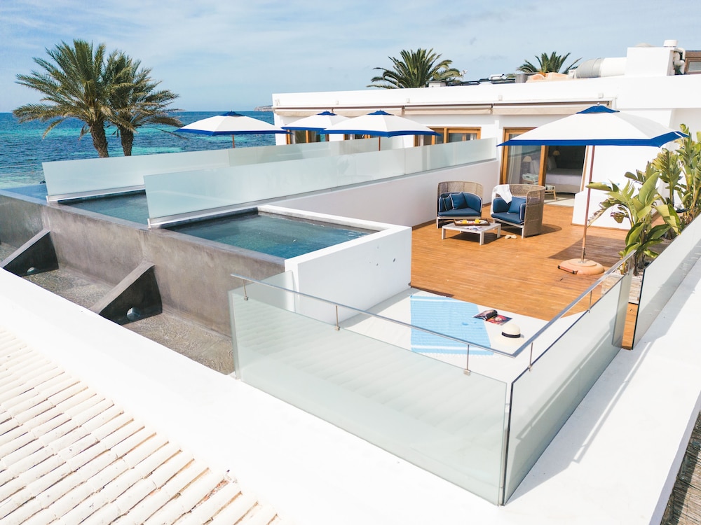 Gecko Hotel and Beach Club 2/50