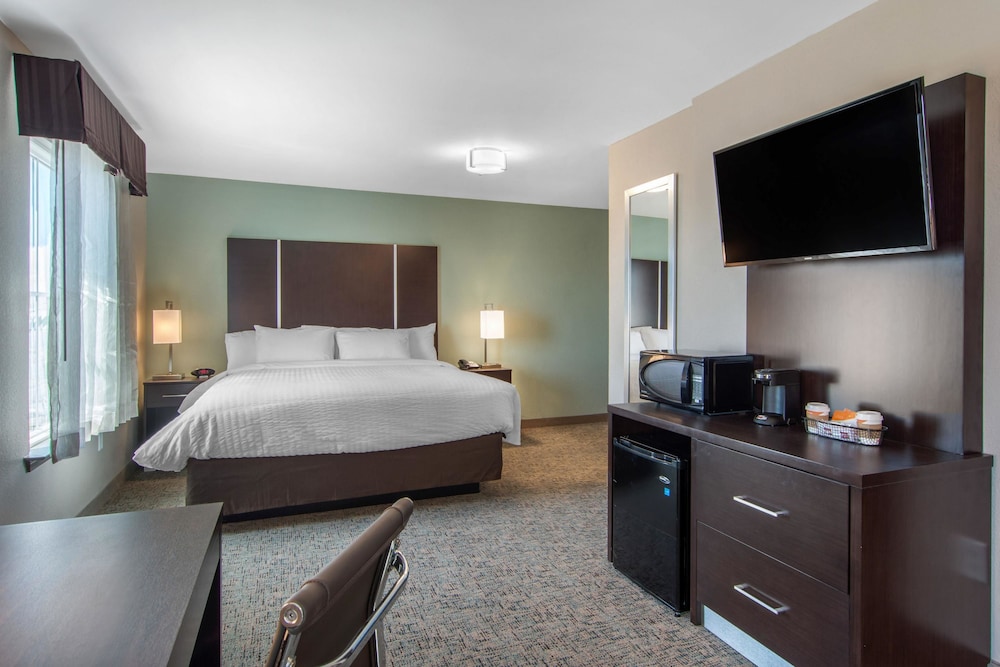 ROOM, KING BED, ACCESSIBLE
