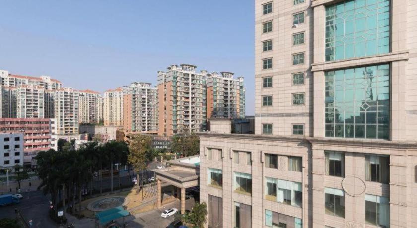 Vienna Hotel (Zhongshan Guzhen Lighting Expo Center) 6/60