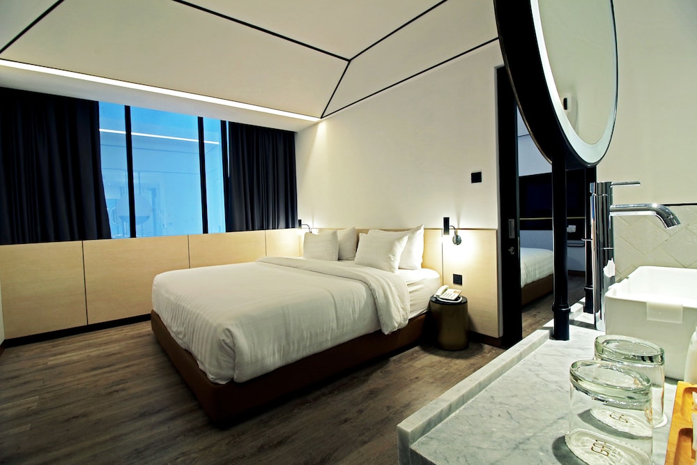 Family Suite, King and Twin Beds, Gaia Cosmo Hotel 3/3