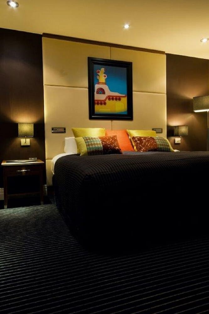 CLASSIC, TWIN BEDS