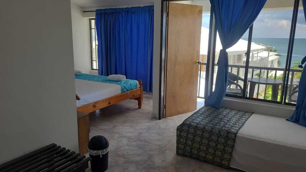 Hotel El Pirata Morgan Providencia 10/23