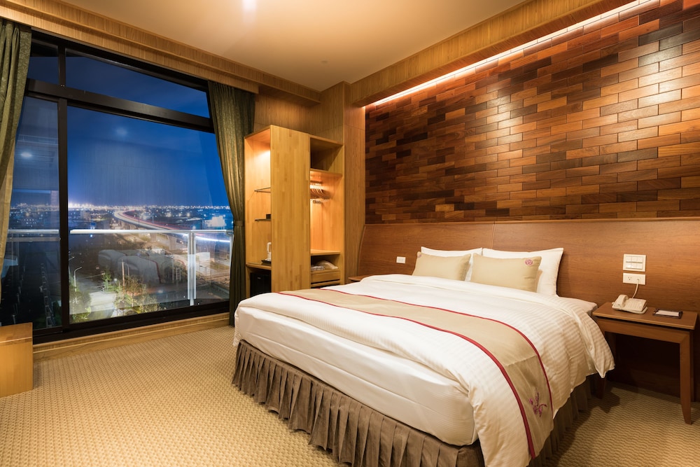ROOM, DOUBLE BED