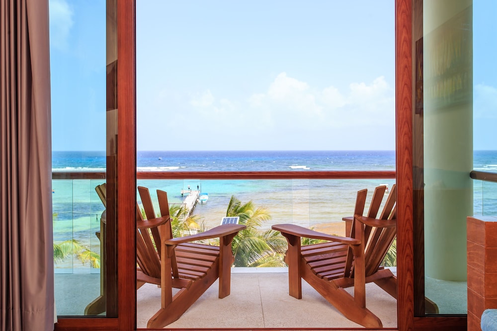 Aqua Star Boutique Hotel and Condos By Koox Luxury Collection 76/80
