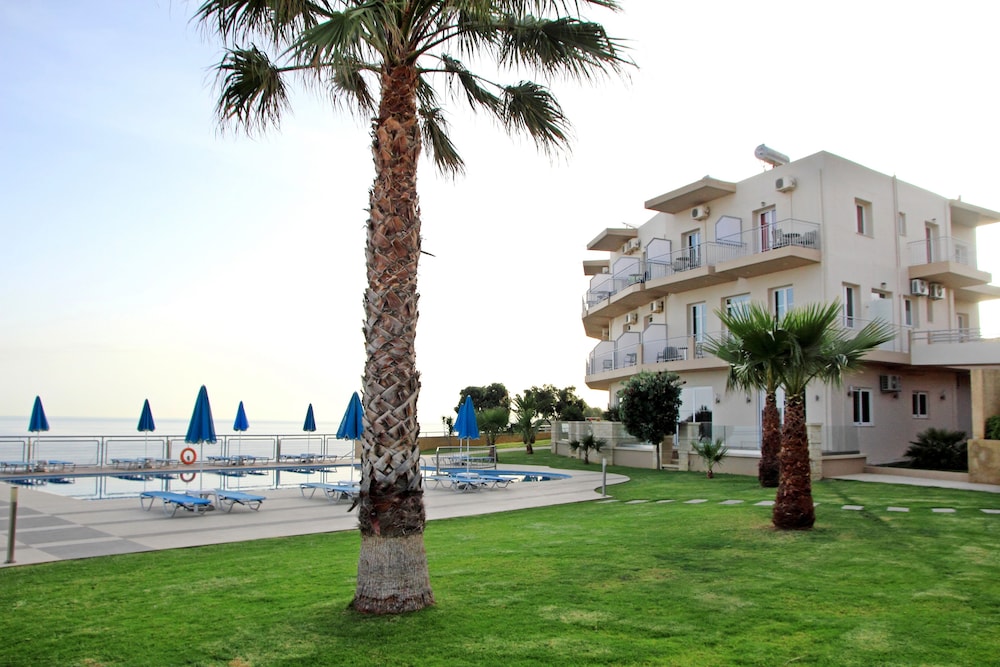 Renieris Hotel 66/75