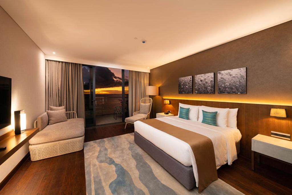 Premier Seaview with Balcony