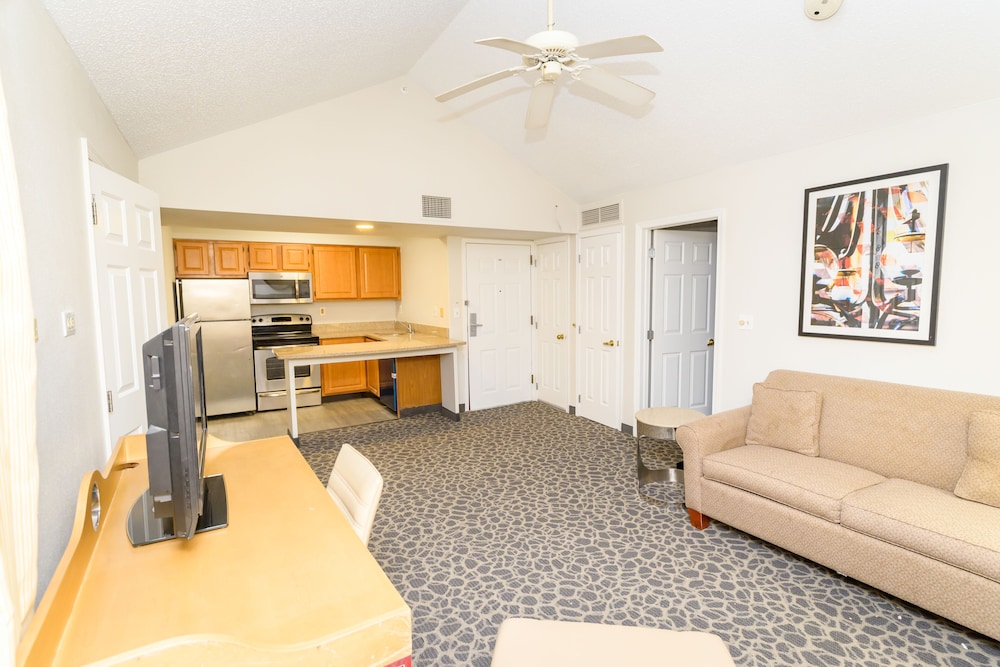 Philadelphia Suites-Extended Stay 18/33